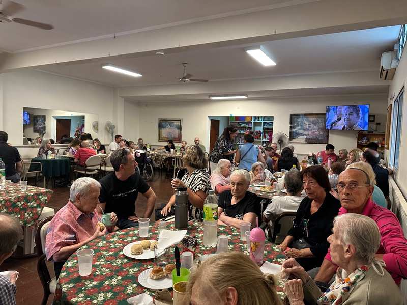 Cena navideña con familias